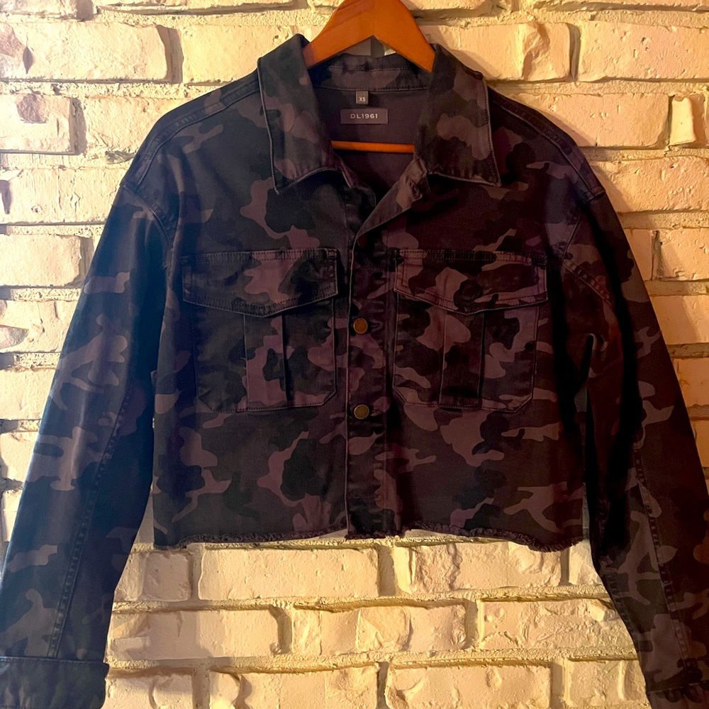 DL1961 Premium Denim Annie Cropped
Camo-Print Utility Jacket